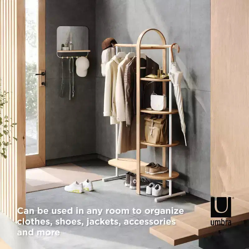 Umbra Bellwood Appendiabiti Bianco/Naturale: Telaio in Eucalipto, Asta e Ripiani Fissi, 167 cm H, Capacità 55 kg