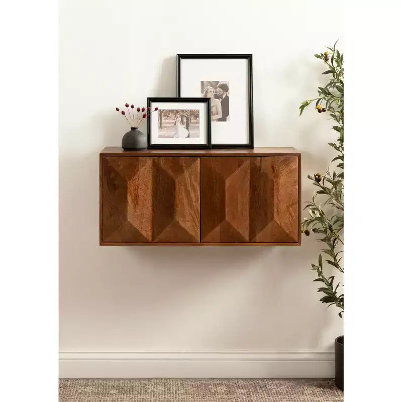 Pensile Ranier a due ante in noce di Kate & Laurel All Things Decor, 76x25x35 cm