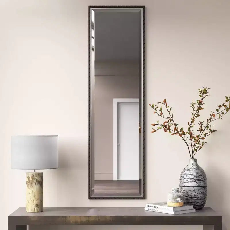 Specchio da parete Howard Elliott Cantera 48"x14": Stile moderno, cornice in ferro, montaggio a parete
