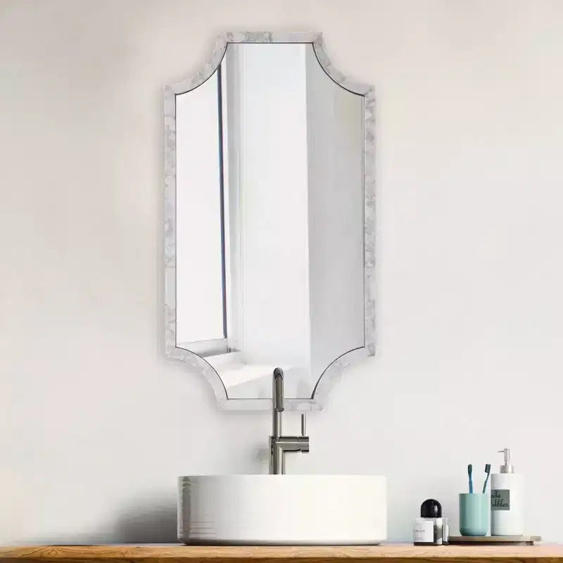 Specchio da parete rettangolare Howard Elliott 36"x20" con cornice in marmo bianco