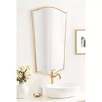 Specchio decorativo con cornice Kate & Laurel All Things Decor, 56x91 cm, affusolato Sedelle, color oro