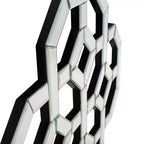 Specchio da parete Howard Elliott 20"x20" con linee specchiate intersecanti: forma moderna e innovativa, nessun assemblaggio richiesto