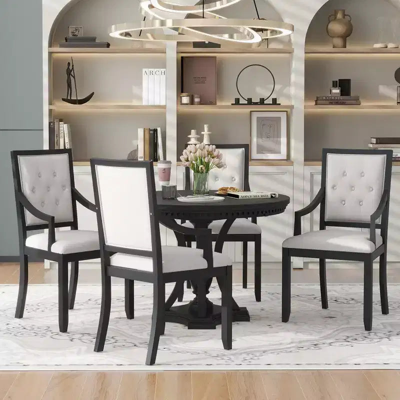 Set da pranzo allungabile rotondo Whisen Farmhouse da 5 pezzi con 4 poltrone imbottite