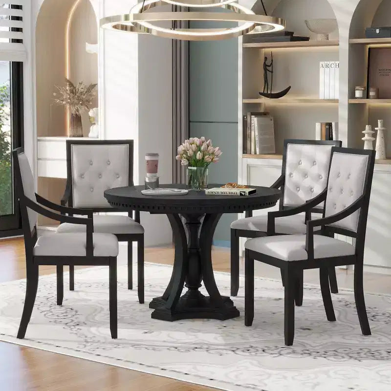 Set da pranzo allungabile rotondo Whisen Farmhouse da 5 pezzi con 4 poltrone imbottite