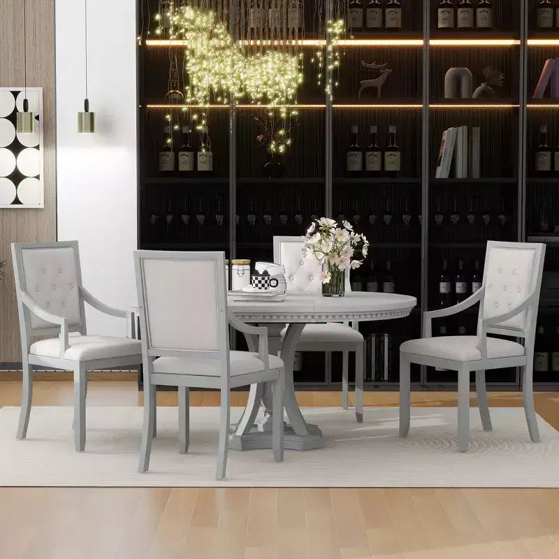 Set da pranzo allungabile rotondo Whisen Farmhouse da 5 pezzi con 4 poltrone imbottite