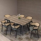 LeisureMod Ervilla Set di 2 sedie da pranzo con schienale in vimini, sedile in pelle e struttura in acciaio nero, moderno, per cucina interna, sala da pranzo, posti a sedere a tavola
