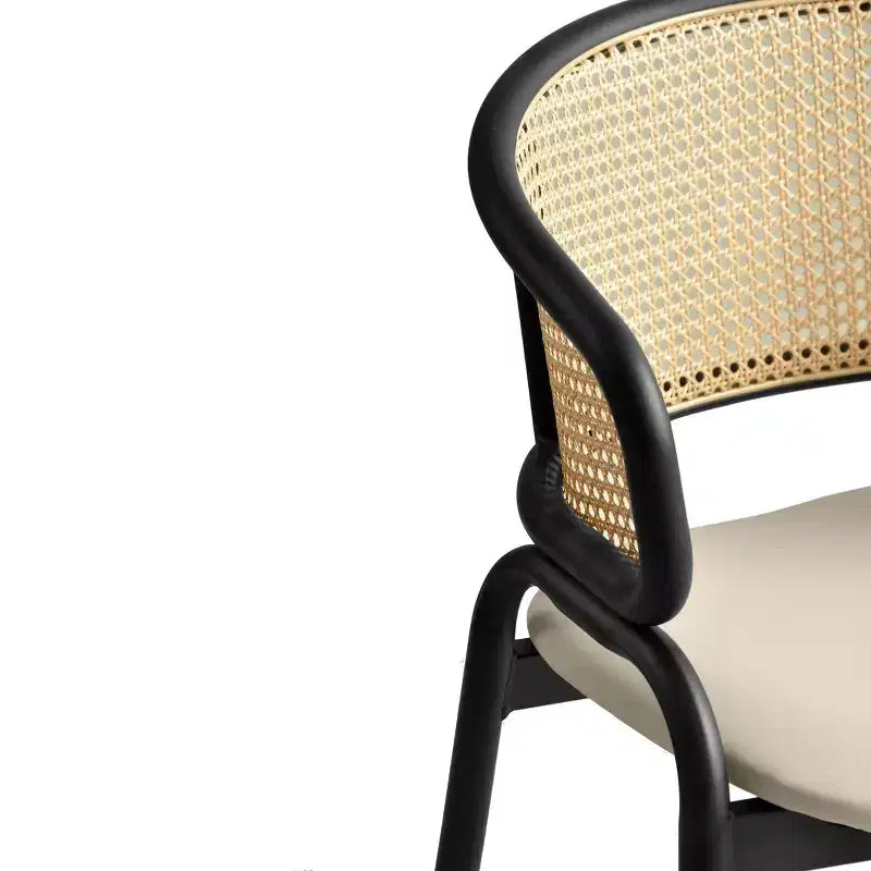 LeisureMod Ervilla Set di 2 sedie da pranzo con schienale in vimini, sedile in pelle e struttura in acciaio nero, moderno, per cucina interna, sala da pranzo, posti a sedere a tavola
