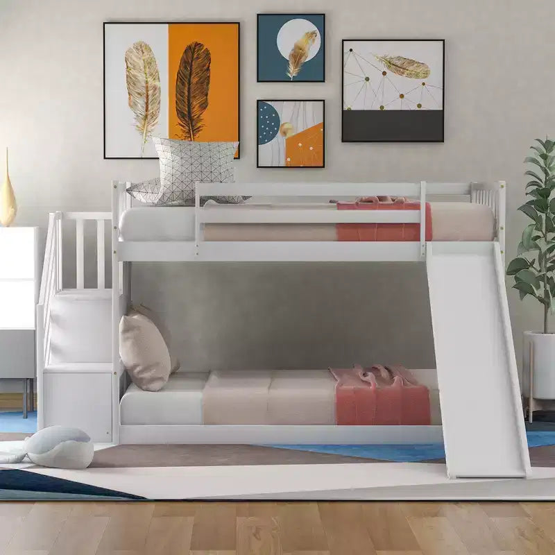 Letto a castello Whisen Wood con due letti singoli, scivolo convertibile e scaletta
