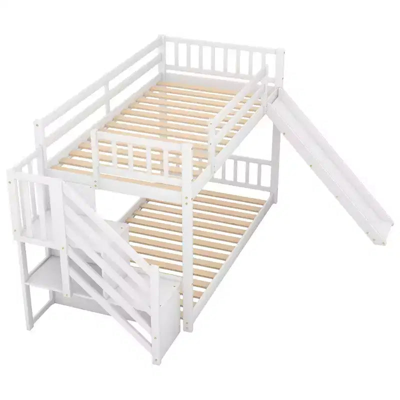 Letto a castello Whisen Wood con due letti singoli, scivolo convertibile e scaletta
