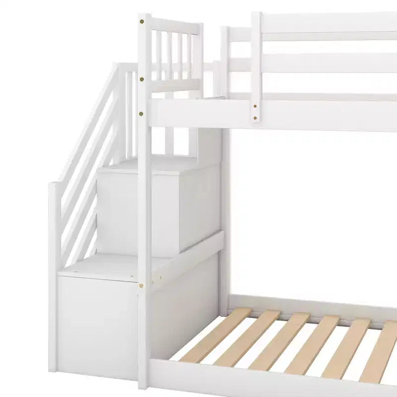 Letto a castello Whisen Wood con due letti singoli, scivolo convertibile e scaletta