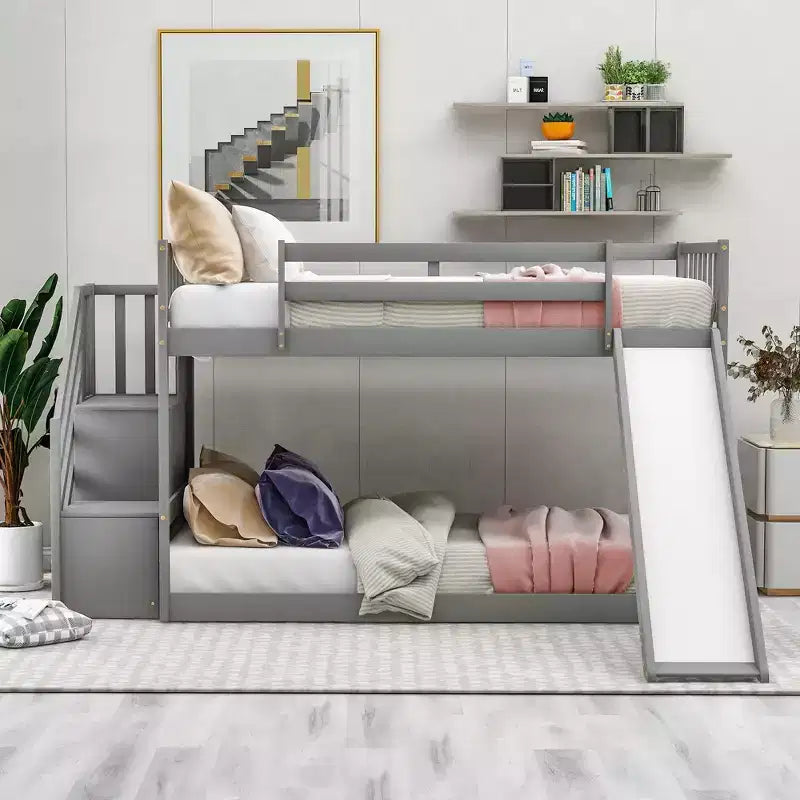 Letto a castello Whisen Wood con due letti singoli, scivolo convertibile e scaletta