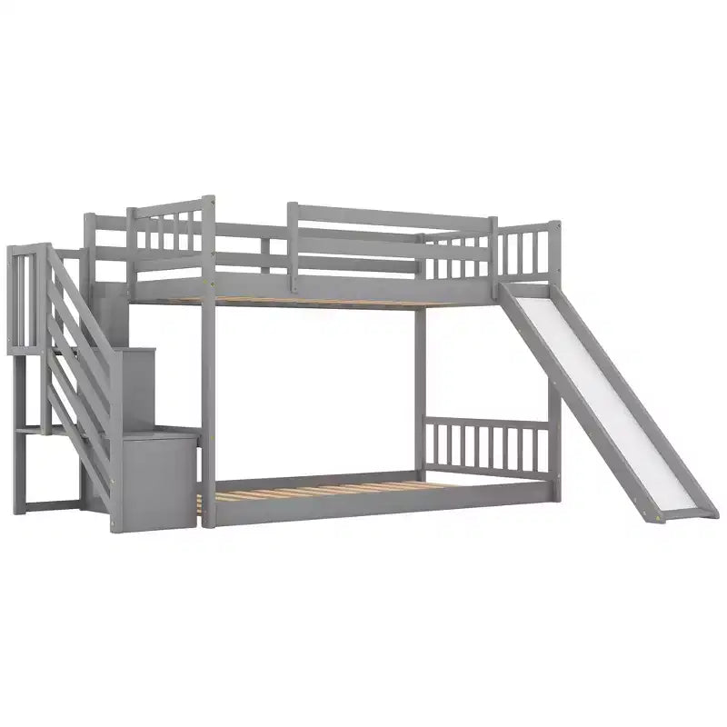Letto a castello Whisen Wood con due letti singoli, scivolo convertibile e scaletta