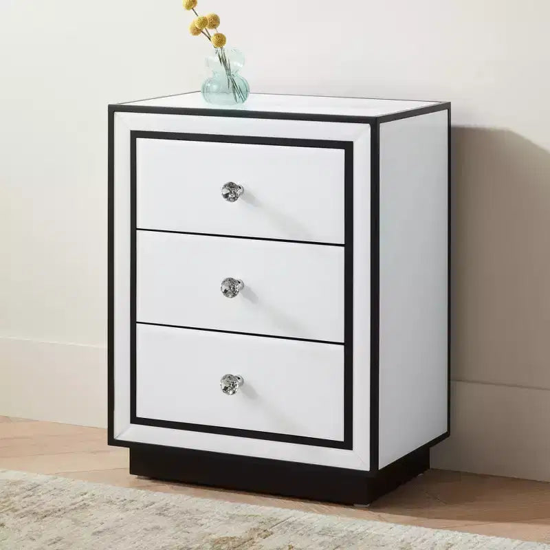 Tavolino laterale in vetro con retro dipinto bianco Studio 55D Biscaya 17 3/4 di larghezza