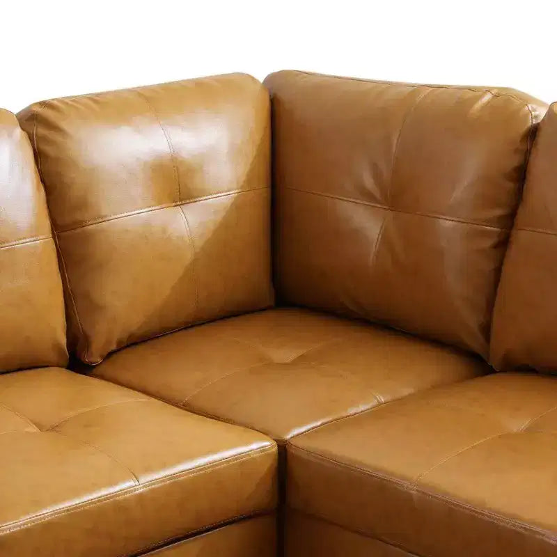 Divano componibile in similpelle tan - Design moderno a L, cuscini trapuntati, cuscini decorativi, pouf contenitore