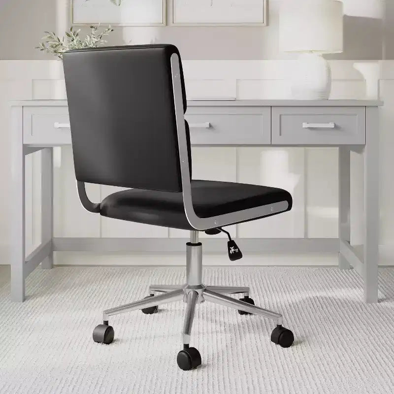 Sedia da ufficio imbottita Lulu di Martha Stewart