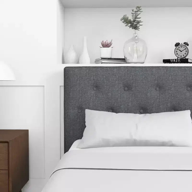 Letto imbottito con piattaforma GDFStudio Ian Elegance con testiera capitonné