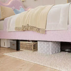 Struttura letto imbottita con testiera per ragazze, piattaforma in tessuto bouclé con cassetti contenitori, design principessa per bambini, supporto robusto in doghe di legno.