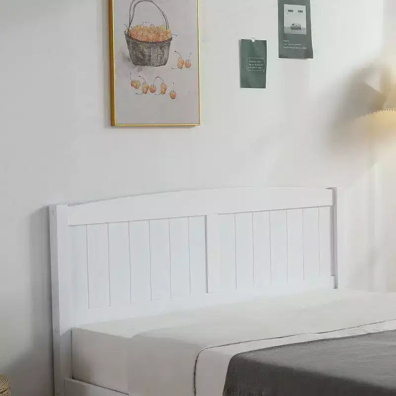 Struttura letto matrimoniale in legno massello Karl Home, bianca