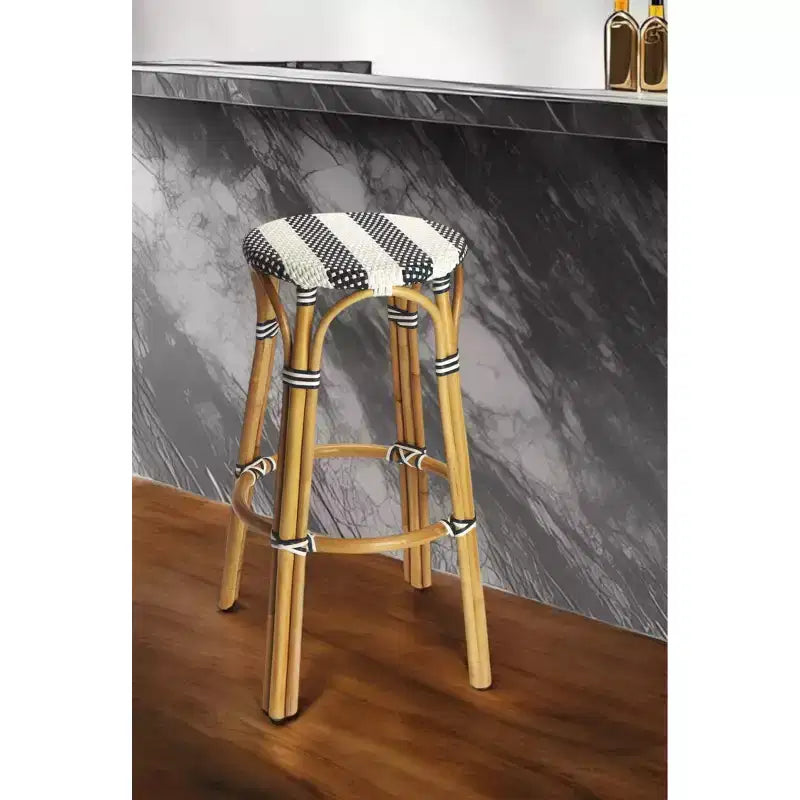 HomeRoots 30 Sgabello da Bar Senza Schienale ad Altezza Bar in Rattan Resistente Blu, Bianco e Naturale