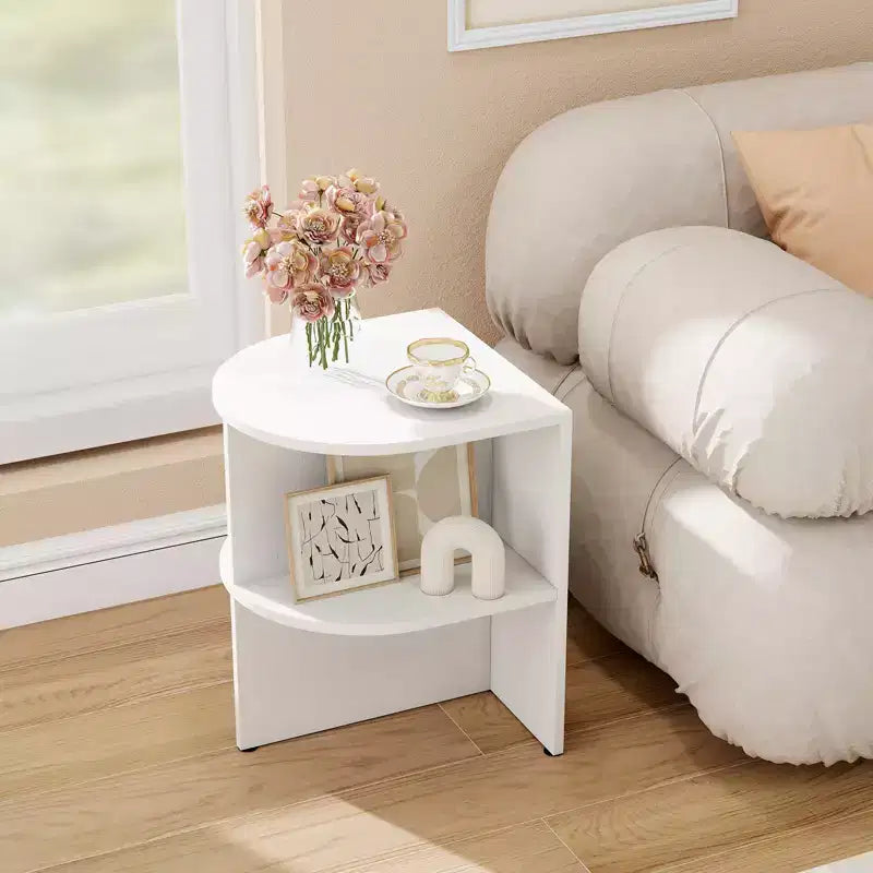 Tavolino consolle semicircolare Costway, a 2 ripiani, comodino in legno con mensole aperte, bianco