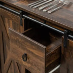Mobile Buffet Rustico con Ante Scorrevoli a Granaio - Credenza con 3 Cassetti e Ripiani Regolabili