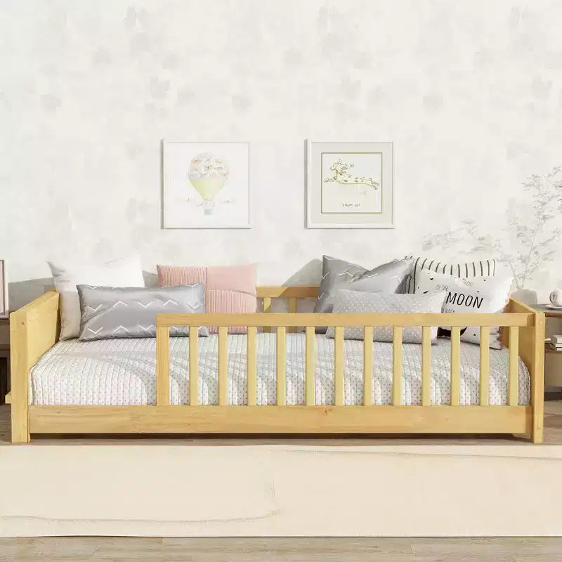 Bellemave Letto a Piattaforma Matrimoniale con Scaffale Integrato, Spondine e Robusta Struttura in Legno, Design Salvaspazio per la Camera dei Bambini