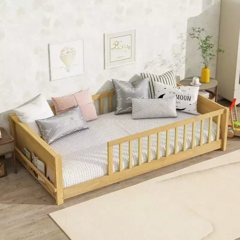 Bellemave Letto a Piattaforma Matrimoniale con Scaffale Integrato, Spondine e Robusta Struttura in Legno, Design Salvaspazio per la Camera dei Bambini