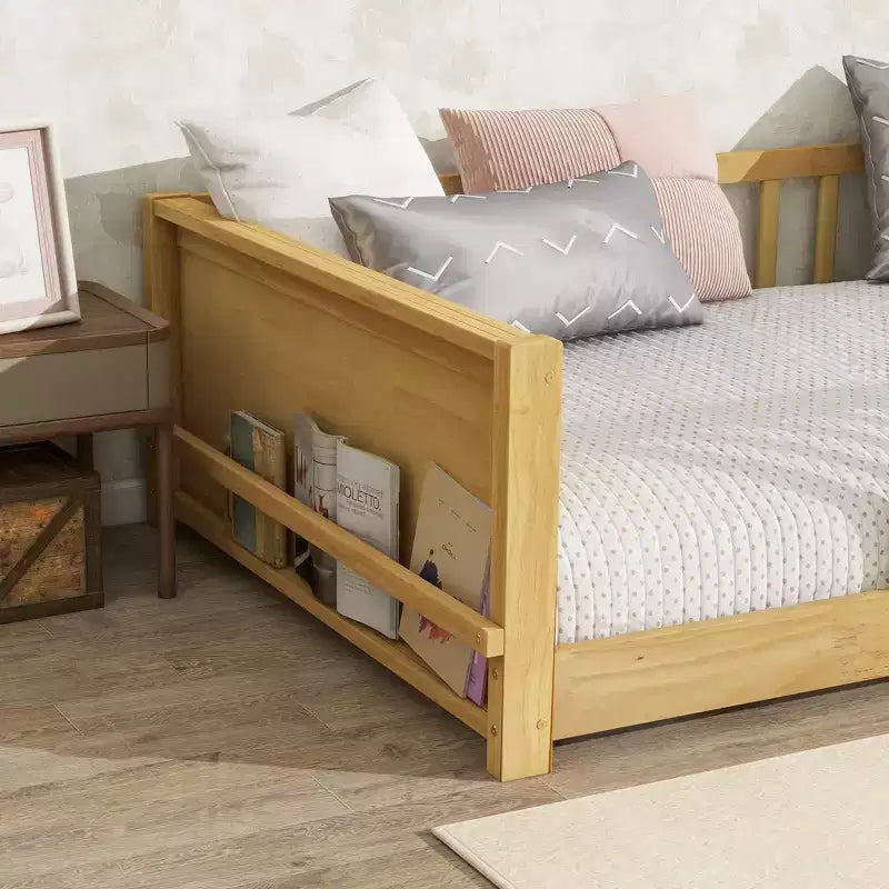 Bellemave Letto a Piattaforma Matrimoniale con Scaffale Integrato, Spondine e Robusta Struttura in Legno, Design Salvaspazio per la Camera dei Bambini