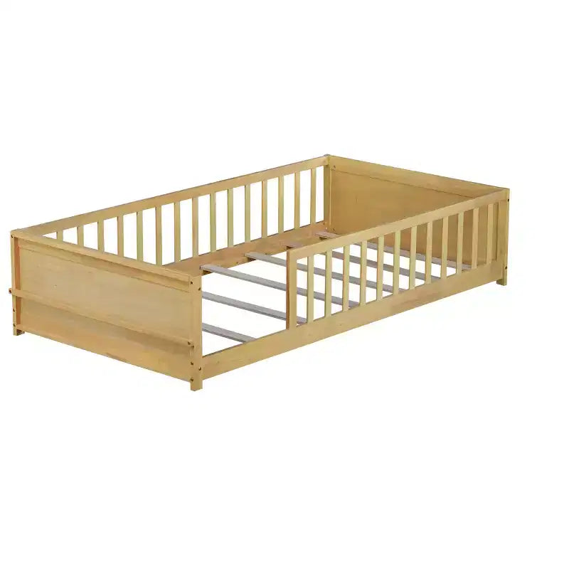 Bellemave Letto a Piattaforma Matrimoniale con Scaffale Integrato, Spondine e Robusta Struttura in Legno, Design Salvaspazio per la Camera dei Bambini