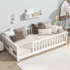 Bellemave Letto a Piattaforma Matrimoniale con Scaffale Integrato, Spondine e Robusta Struttura in Legno, Design Salvaspazio per la Camera dei Bambini