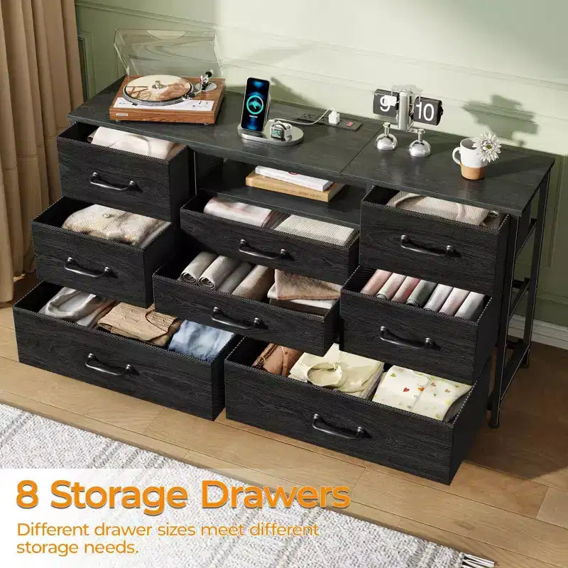 Mobile TV nero da 50 pollici con cassettiera a 8 cassetti, stazione di ricarica per camera da letto, torre portaoggetti in tessuto, ripiani in legno, console multimediale, organizer, unità domestica