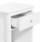 Comodino in Legno Bianco con un Cassetto e Ripiano, Maniglia Dorata, Struttura in MDF per Bambini e Adulti, Altezza 68 cm