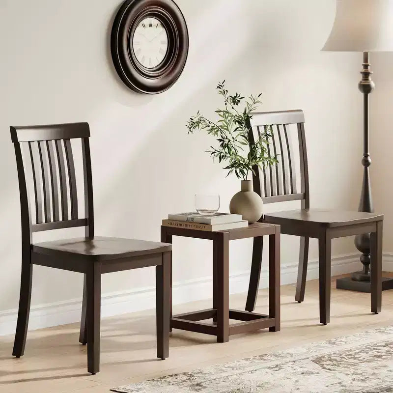 Sedia da pranzo in legno massello Ora Maison Sedia laterale moderna stile coloniale con schienale a doghe e seduta sagomata, Set di 2