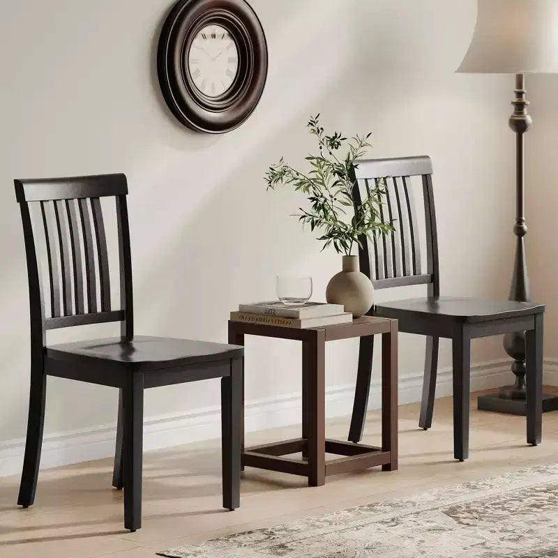 Sedia da pranzo in legno massello Ora Maison Sedia laterale moderna stile coloniale con schienale a doghe e seduta sagomata, Set di 2
