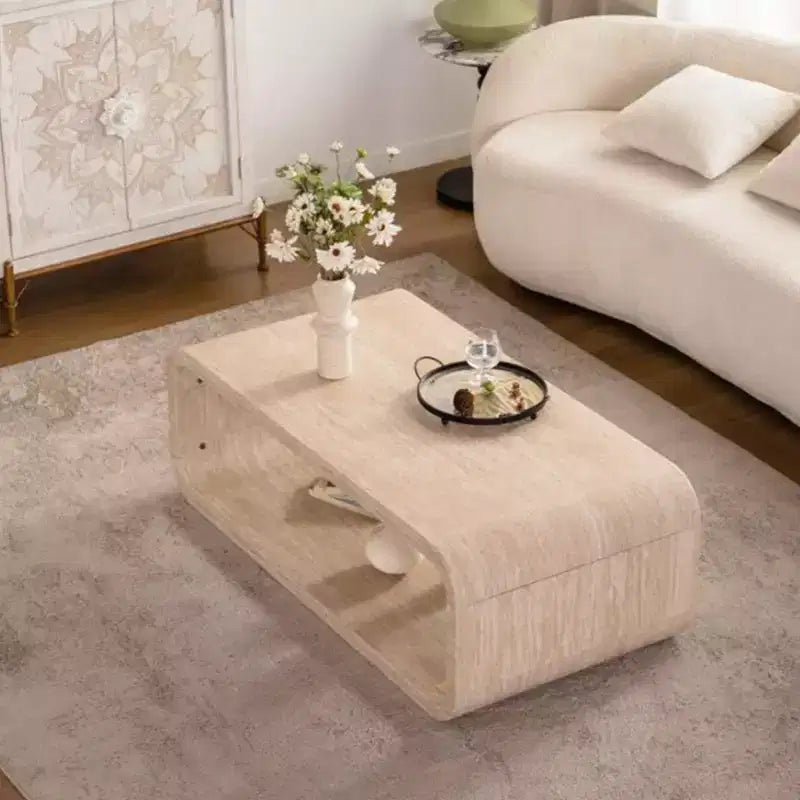 Tavolino da caffè in legno chiaro a forma di pista da corsa con ripiano aperto per spazi contemporanei