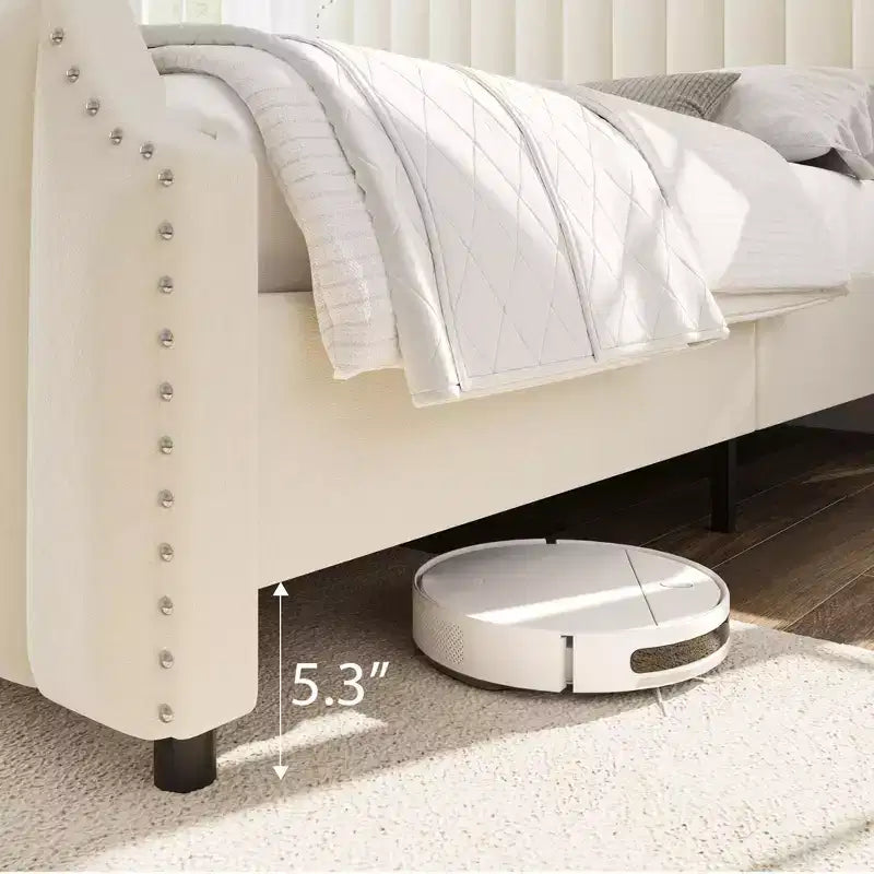 Struttura Letto Imbottita California King con Testiera Pediera e Doghe in Legno, Nessun Box Spring Richiesto
