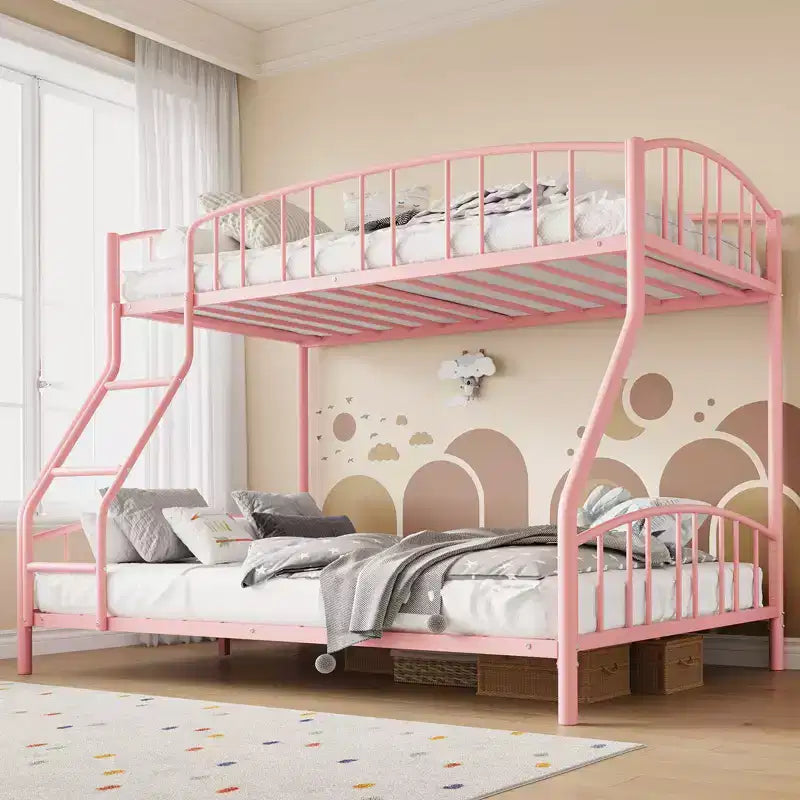 Letto a Castello Salvaspazio Matrimoniale  Telaio in Acciaio Resistente, Ringhiera Curva, Scala, Supporto a Doghe Robuste  Nessuna Rete a Molle Necessaria