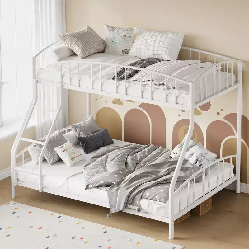 Letto a Castello Salvaspazio Matrimoniale  Telaio in Acciaio Resistente, Ringhiera Curva, Scala, Supporto a Doghe Robuste  Nessuna Rete a Molle Necessaria