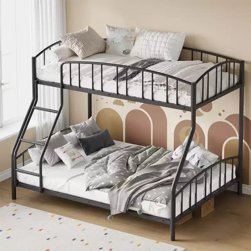 Letto a Castello Salvaspazio Matrimoniale  Telaio in Acciaio Resistente, Ringhiera Curva, Scala, Supporto a Doghe Robuste  Nessuna Rete a Molle Necessaria