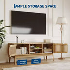 Mobile porta TV moderno stile Boho per televisori da 50 pollici, mobile TV con ante scanalate, console multimediale da salotto con vani a giorno e armadietto