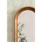 Specchio da parete ad arco in legno Hatherleigh Kate e Laurel, Marrone rustico, 12x36