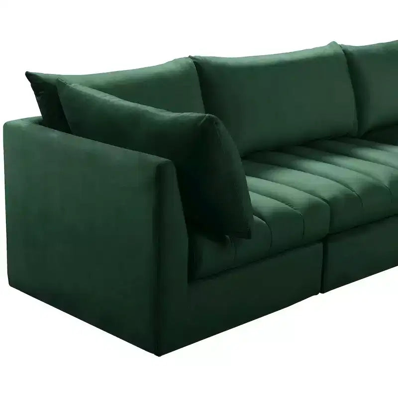 Divano modulare in velluto Jacob di Meridian Furniture
