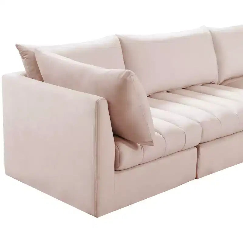 Divano modulare in velluto Jacob di Meridian Furniture