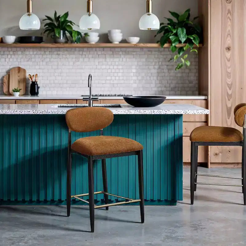 Sgabello da bancone Meridian Furniture Riccio con finitura nera e tessuto performante