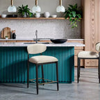 Sgabello da bancone Meridian Furniture Riccio con finitura nera e tessuto performante