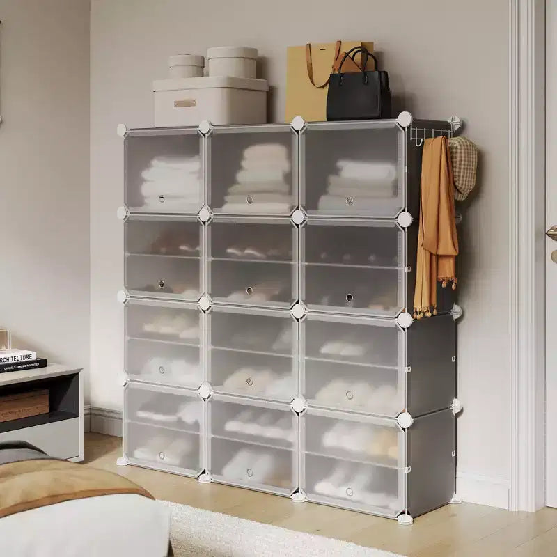 Scarpiera a 8 Ripiani a Tripla Colonna con Ganci, Scaffale Organizzatore di Calzature Extra Large a 24 Scomparti Autoportante per Guardaroba e Ingresso di Famiglia, Nero