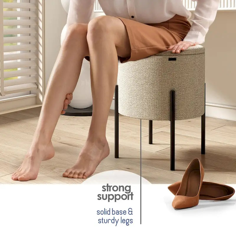 Sedie da pranzo con schienale imbottito a bottoni, borchie e struttura in acciaio – Ecopelle nera / grigia / crema / blu navy / bianca