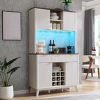 Mobile bar scanalato da 72 pollici con luci LED RGB, portabottiglie e stazione di ricarica – Quercia Naturale / Noce Scuro / Bianco Antico, Singolo