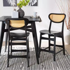Set di 2 sgabelli da bar Baxton Studio Hesper in legno e rattan altezza bancone Marrone scuro/Marrone chiaro: seduta fissa da 61 cm, struttura in legno di gomma