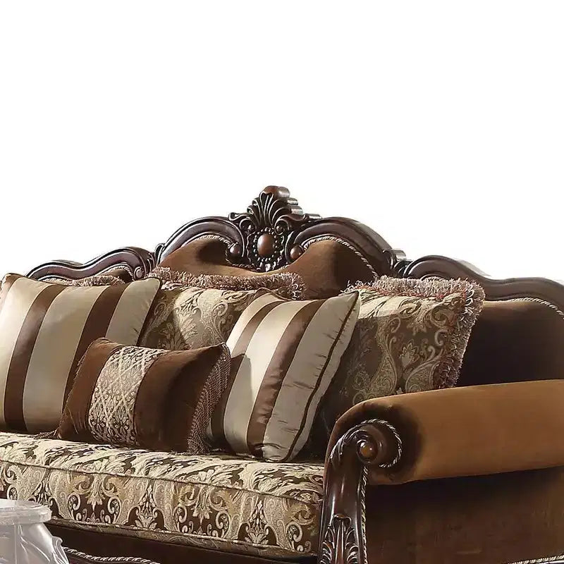 Divano Jardena 89": Braccioli Arrotondati, Gambe Queen Anne, Borchie decorative - Acme Furniture